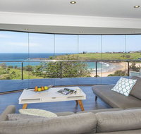 Sunrise Over Easts 2 - ocean views walk to beach - Newcastle Accommodation