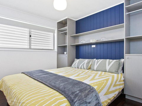 Sunset Beach - Situated Between Two Beaches And A Lake - New Castle Tourism 1
