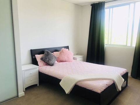 Sunset View 2 Bedroom Apt Next To Station - New Castle Tourism 2