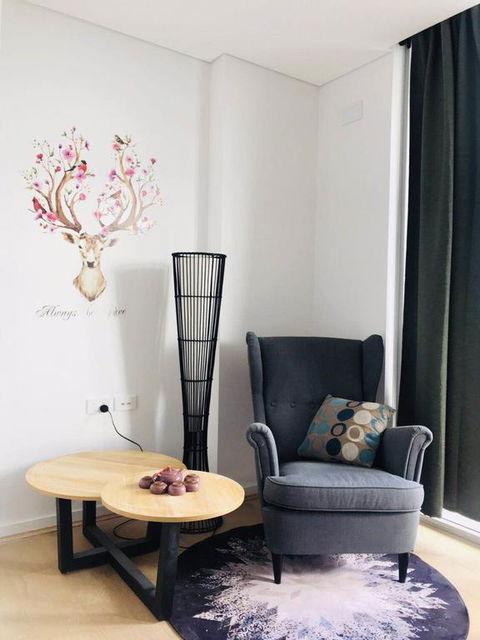 Sunset View 2 Bedroom Apt Next To Station - New Castle Tourism 3