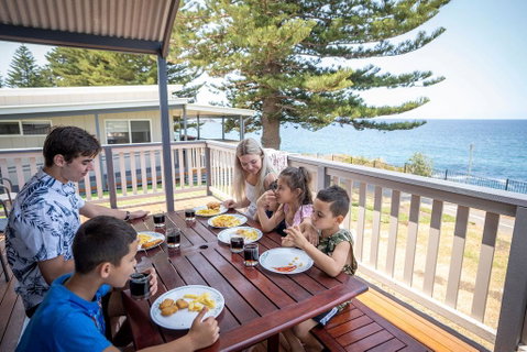 Surf Beach Holiday Park - Newcastle Accommodation 1