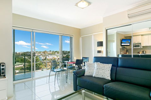 Suttons Beach Apartments - Newcastle Accommodation 2