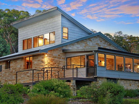 Sydney View - 70km From Sydney, 1000km From Care! - New Castle Tourism 2