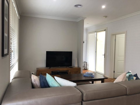 Taboga, 3 Bedroom, 3 Bathroom Villia - Newcastle Accommodation 2