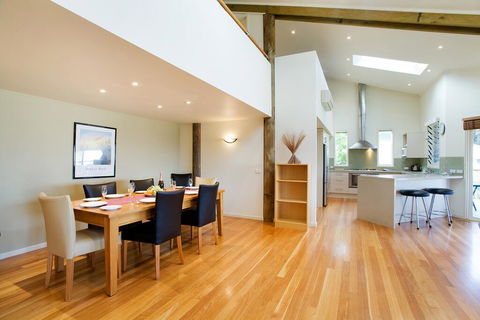 Tathra Beach House Holiday Apartments - Newcastle Accommodation 1