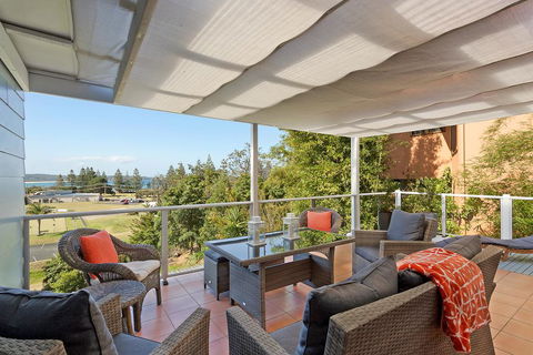 Tathra Beachbreak - Newcastle Accommodation 0