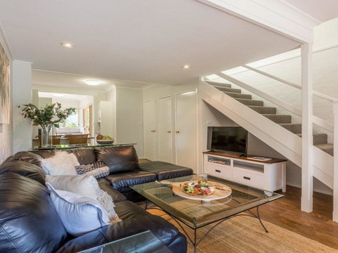 Tehidy Townhouse - Newcastle Accommodation 1