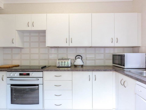 Tehidy Townhouse - Newcastle Accommodation 2
