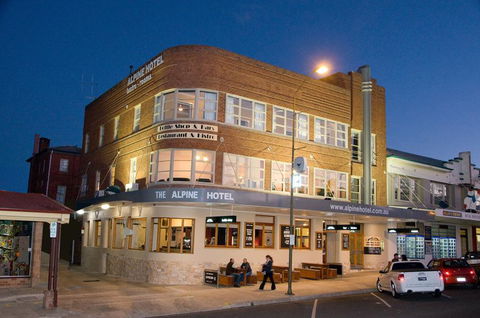 The Alpine Hotel - Newcastle Accommodation 0