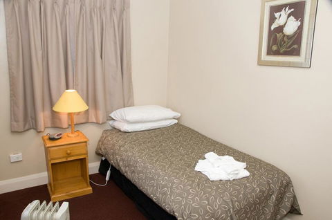 The Alpine Hotel - Newcastle Accommodation 3