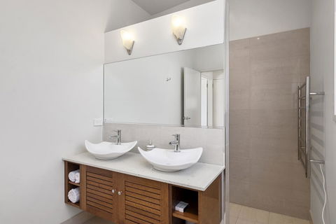 The Cove Kettering - Newcastle Accommodation 6