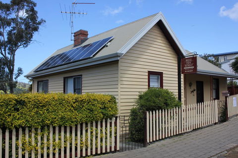 Bridge View Retreat - Newcastle Accommodation 0