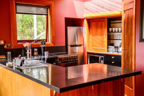 Bridge View Retreat - Newcastle Accommodation 30