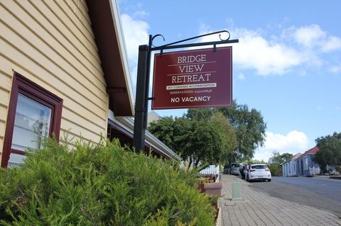 Bridge View Retreat - Newcastle Accommodation 11