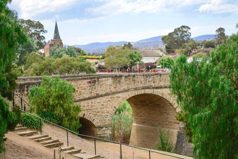 Bridge View Retreat - Newcastle Accommodation 35