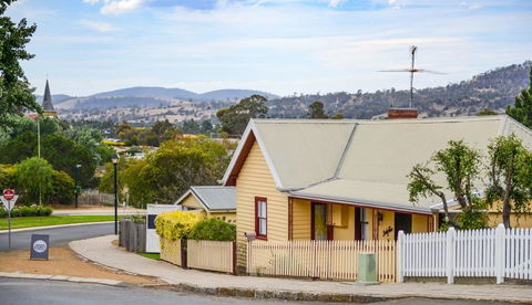 Bridge View Retreat - Newcastle Accommodation 29