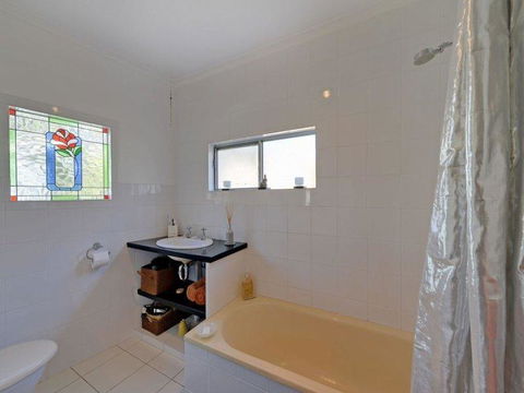 Bridge View Retreat - Newcastle Accommodation 38