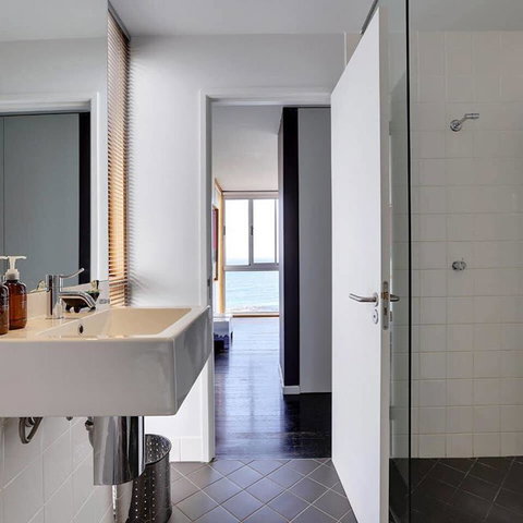 Holland House Bay Of Fires - Newcastle Accommodation 8