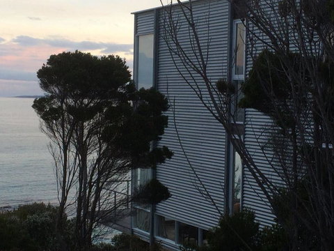 Holland House Bay Of Fires - Newcastle Accommodation 7