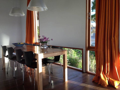 Holland House Bay Of Fires - Newcastle Accommodation 2