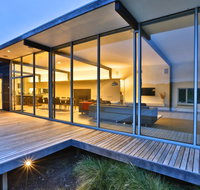 Cloudy Bay Beach House - Newcastle Accommodation