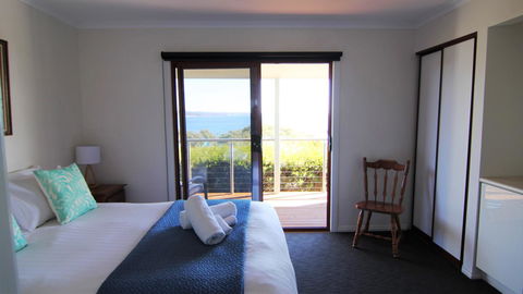 DOLPHIN LOOKOUT COTTAGE - Amazing Views Of The Bay Of Fires - Newcastle Accommodation 13