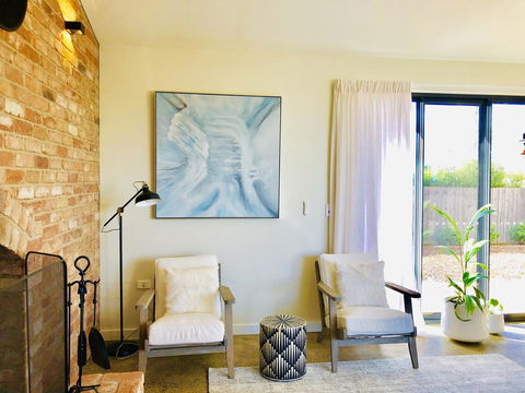 EMBRACING EVANDALE - Hosted By L'Abode Accommodation - Newcastle Accommodation 9