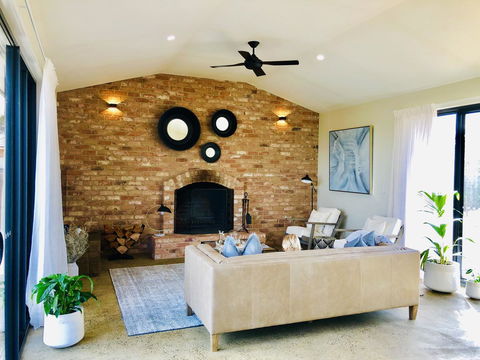 EMBRACING EVANDALE - Hosted By L'Abode Accommodation - Newcastle Accommodation 6