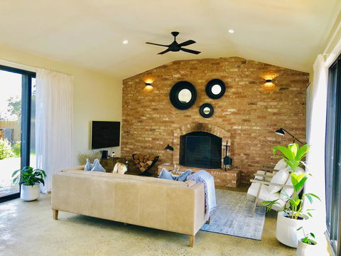 EMBRACING EVANDALE - Hosted By L'Abode Accommodation - Newcastle Accommodation 7