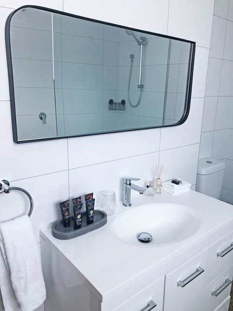 EMBRACING EVANDALE - Hosted By L'Abode Accommodation - Newcastle Accommodation 22