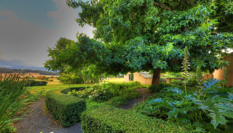 Old WesleyDale Heritage Accommodation - Newcastle Accommodation 7