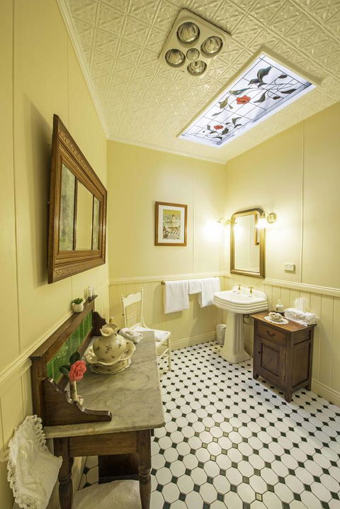 Touchwood Cottages - Newcastle Accommodation 36