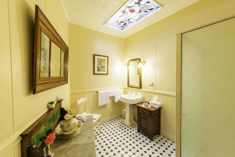 Touchwood Cottages - Newcastle Accommodation 35