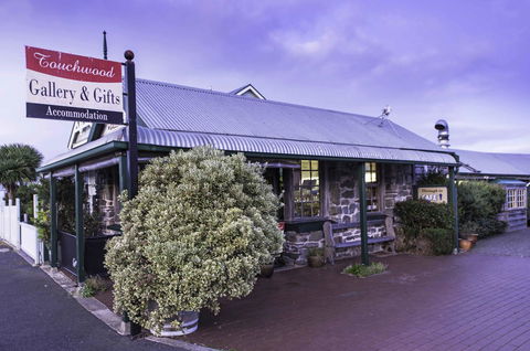 Touchwood Cottages - Newcastle Accommodation 6