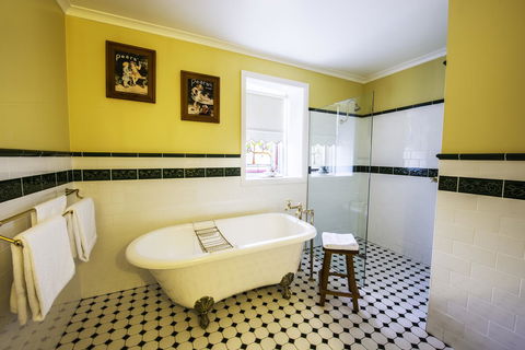 Touchwood Cottages - Newcastle Accommodation 10