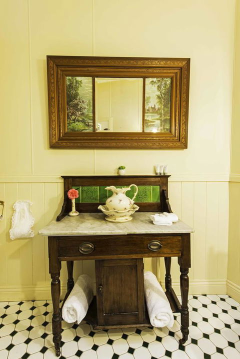 Touchwood Cottages - Newcastle Accommodation 37