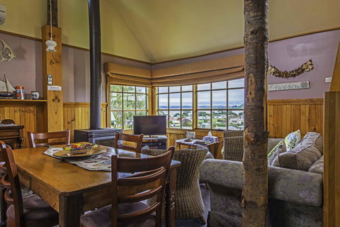 Touchwood Cottages - Newcastle Accommodation 32