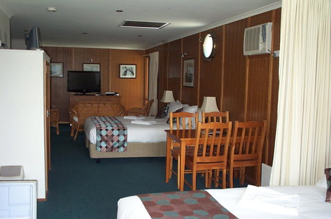 Point Lonsdale Guest House - Newcastle Accommodation 2