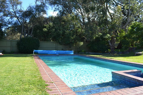 Point Lonsdale Guest House - Newcastle Accommodation 24