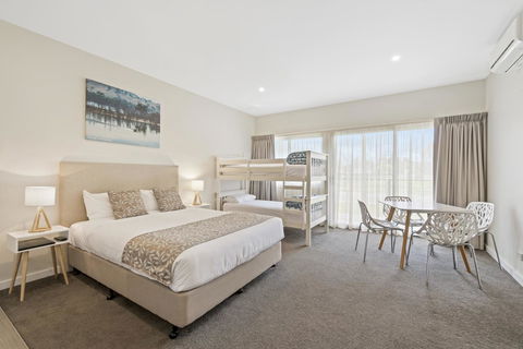High Country Holiday Park - Newcastle Accommodation 4
