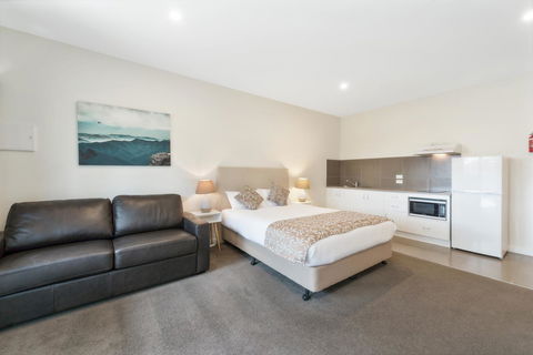 High Country Holiday Park - Newcastle Accommodation 0
