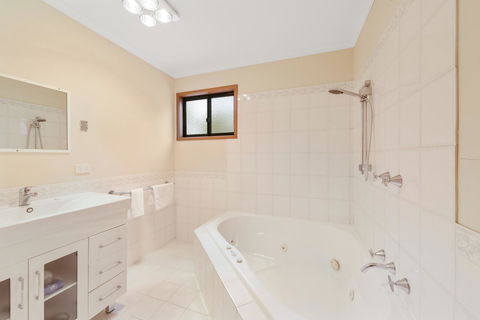 High Country Holiday Park - Newcastle Accommodation 12