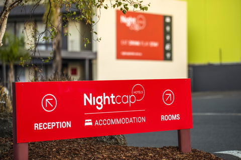 Nightcap At Matthew Flinders Hotel - New Castle Tourism 27