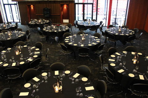 Nightcap At Matthew Flinders Hotel - New Castle Tourism 10