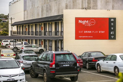 Nightcap At Matthew Flinders Hotel - New Castle Tourism 25