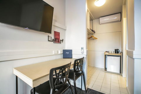 Nightcap At Matthew Flinders Hotel - New Castle Tourism 18