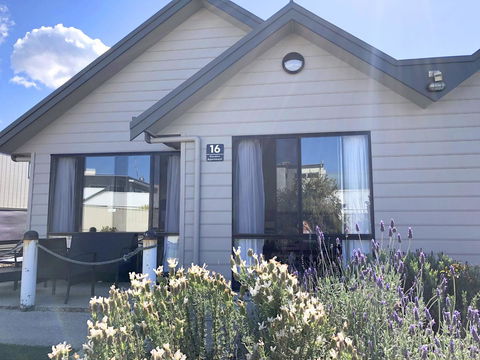 Apollo Bay Waterfront Motor Inn - Newcastle Accommodation 20