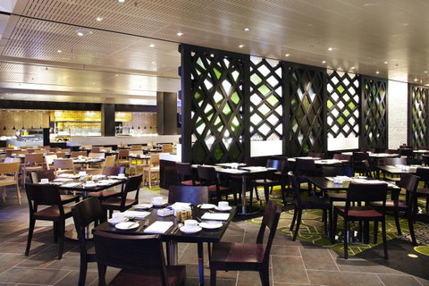 Crown Promenade Melbourne - Newcastle Accommodation 13
