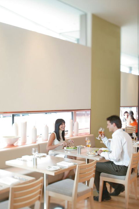 Crown Promenade Melbourne - Newcastle Accommodation 12