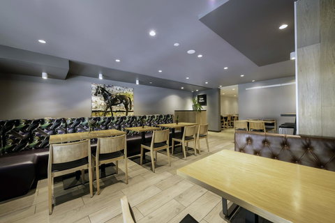 Brady Hotels Central Melbourne - Newcastle Accommodation 15